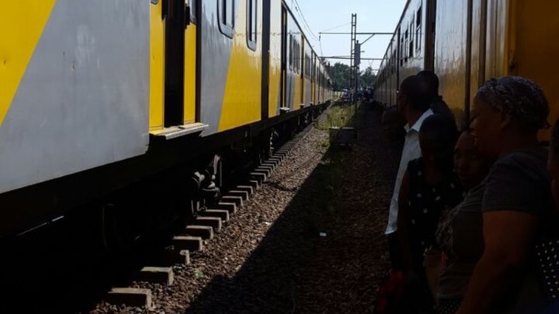 Über 200 Menschen erleiden Verletzungen bei Zugunglück in Südafrika