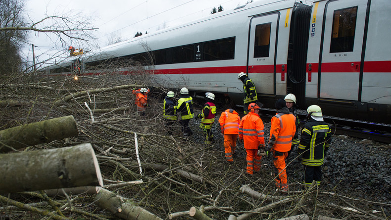 Bahn fährt nach "Friederike" nur eingeschränkt - Nordrhein-Westfalen und Mitteldeutschland betroffen