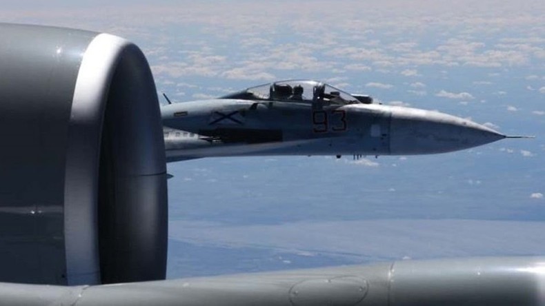 Russischer Kampfjet fängt US-Militärflugzeug über Schwarzem Meer ab 