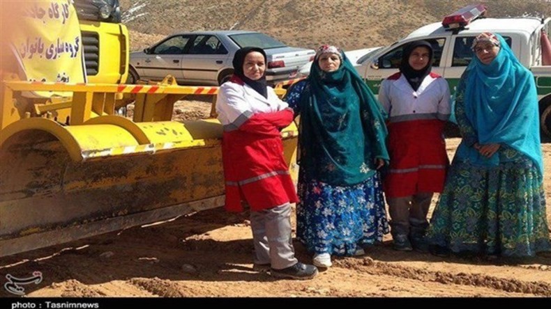 Frauen-Power importiert: Iranerinnen bauen selbst fünf Kilometer lange Straße