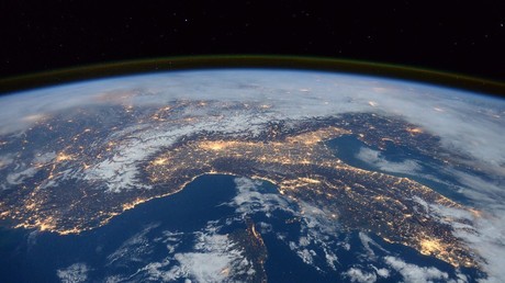 Shine bright: Neuseeländisches Raumfahrt-Startup schießt Glitzerkugel ins All