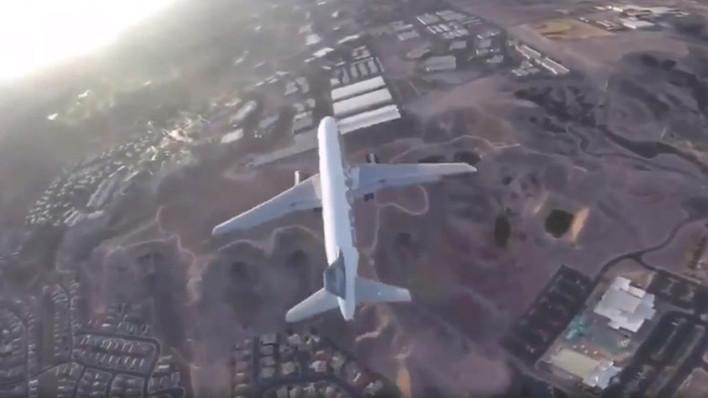 "Rücksichtslose" Drohne fliegt gefährlich nahe an einem landenden Flugzeug in Las Vegas vorbei 