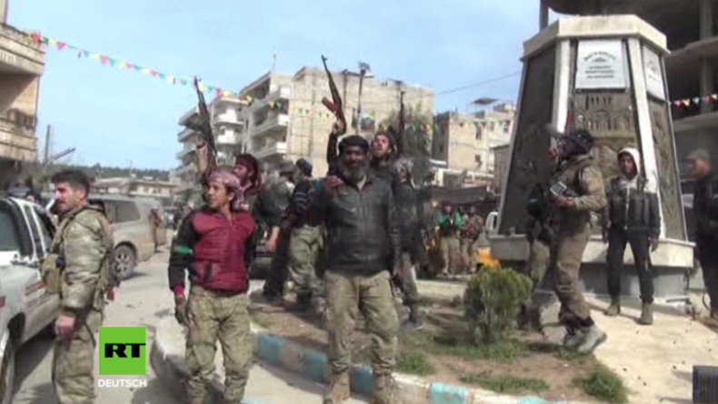 Syrien: Dankesgebete und Maschinengewehr-Donner - FSA zieht triumphierend in Afrin ein