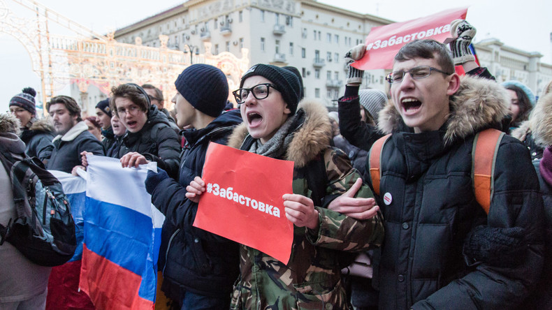 LIVE: Oppositionelle demonstrieren in Moskau gegen Wahlausgang