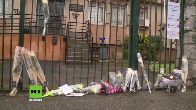 Frankreich: Trauergäste legen zu Ehren des getöteten Polizisten Blumen nieder