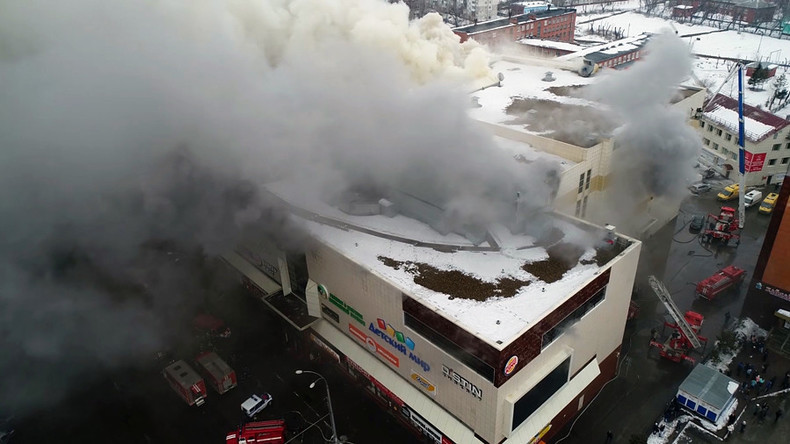 Im Einkaufszentrum von Kemerowo bricht erneut Feuer aus – Zahl der Opfer steigt auf mindestens 64