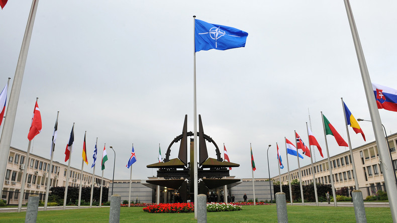 NATO lässt russische Diplomaten ausweisen: Zahl der Mitarbeiter um ein Drittel reduziert