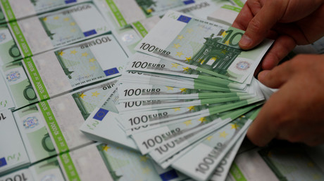 Kritik vom Steuerzahlerbund: Millionen für Kugelschreiber und geklonte Weihnachtsbäume