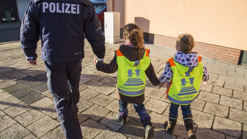 Chef der deutschen Polizeigewerkschaft: Antisemitischen Eltern notfalls die Kinder wegnehmen