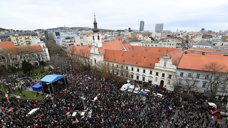 Journalistenmord in Slowakei: Zehntausende demonstrieren erneut gegen Regierung und Polizeichef 