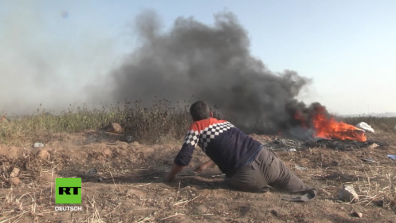 Heftige Zusammenstöße bei Hamas-Protesten: Mann ohne Beine bewirft israelische Kräfte mit Steinen