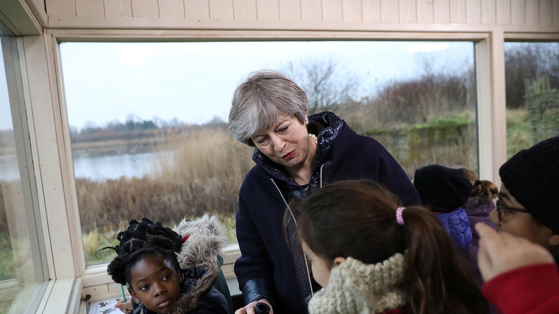 Nach Bombardierung in Syrien: Theresa May wird an Abweisung syrischer Flüchtlingskinder erinnert