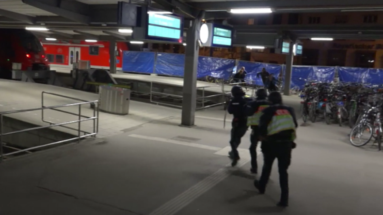 Maschinenpistolen-Feuer im Münchner Hauptbahnhof: SEK trainiert den Terror-Ernstfall