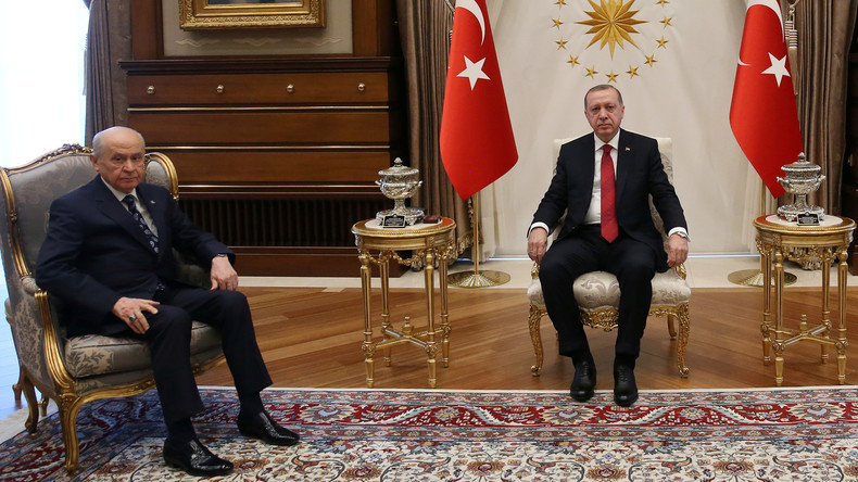 Türkei: Erdogan kündigt vorgezogene Wahlen für Juni an
