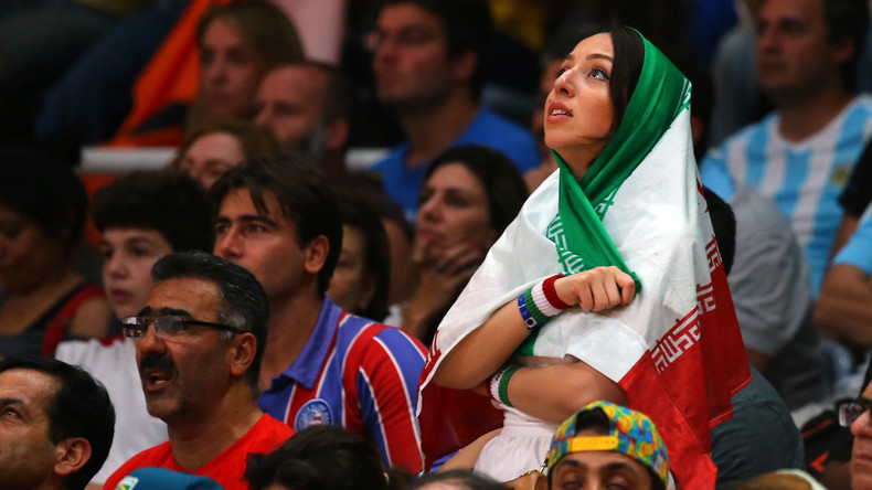 Iranische Gewichtheberinnen nehmen erstmals an internationalem Turnier teil