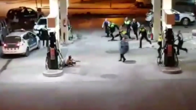Spanien: Nach Angriffsversuch mit Kettensäge und Machete - Polizei nimmt Mann brutal fest 