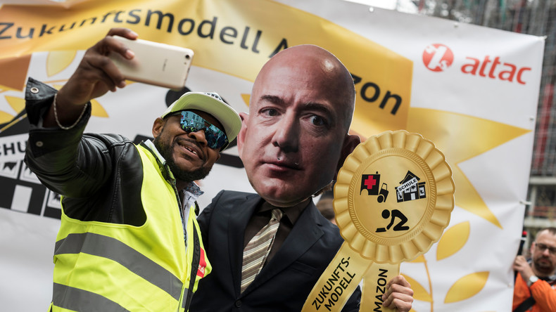 "Ausbeuter Amazon": Proteste gegen Jeff Bezos in Berlin