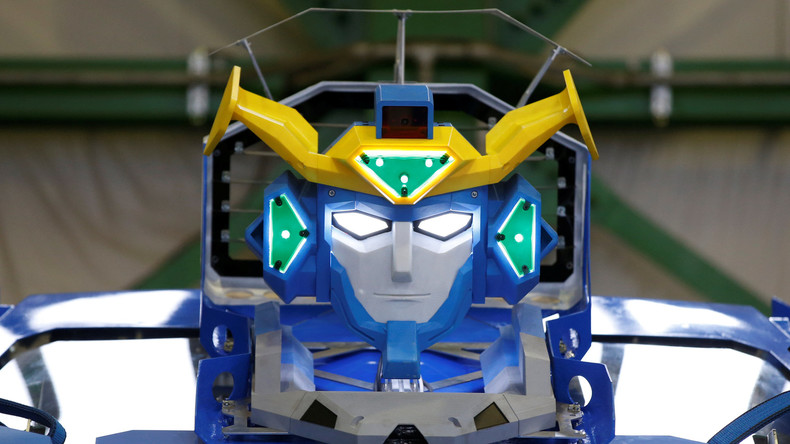 Vom Androiden zum Auto in 60 Sekunden: Japan sorgt mit spektakulärem Transformer für Sensation