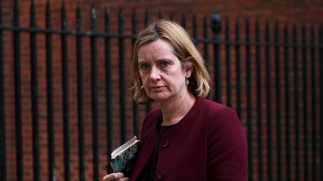 May-Kabinett leert sich: Auch britische Innenministerin tritt nach Migranten-Skandal zurück
