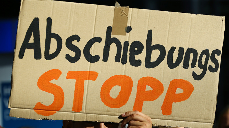 Dobrindts Kritik an der "Anti-Abschiebe-Industrie": Richter-Verband gibt ihm Rückendeckung