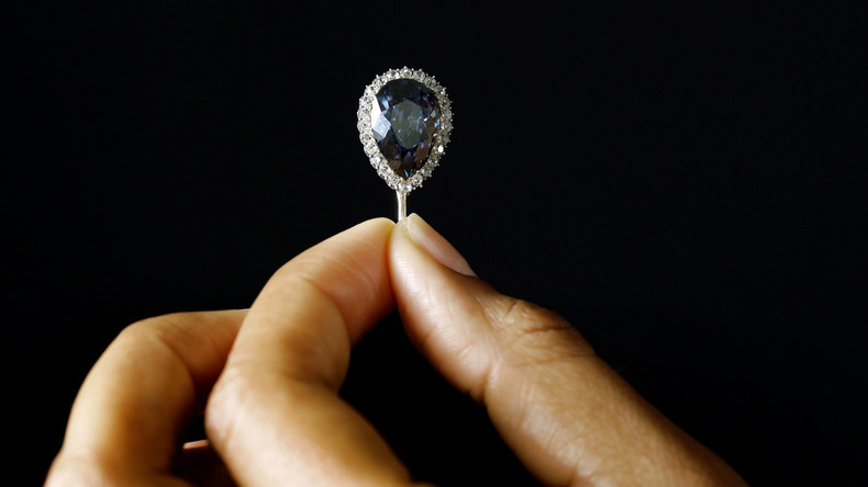 Alt, blau, royal und tropfenförmig: Diamant mit Geschichte für 5,6 Millionen Euro versteigert