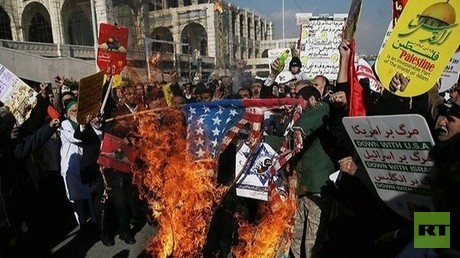 Live aus Teheran: Demonstranten protestieren gegen Trump's Entscheidung zum Atom-Abkommen