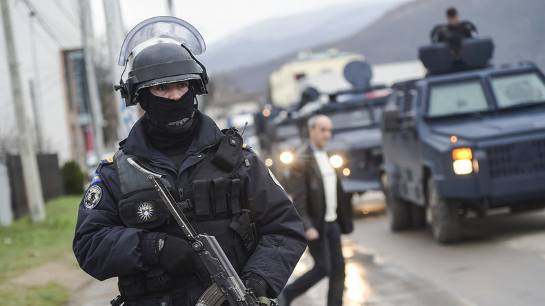 Anschläge auf NATO-Truppen geplant: Zwei Terrorverdächtige im Kosovo festgenommen