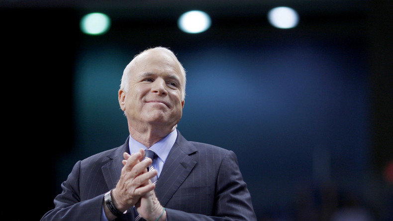 Der White-Collar-Kriminelle John McCain: Vom Bruchpiloten zum Mafia-Zögling (Teil 1)