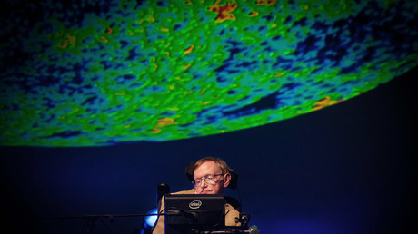 Stephen Hawkings Botschaft wird in ein Schwarzes Loch gestrahlt