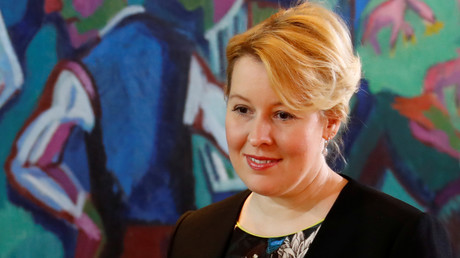 "Sehr schwieriges Thema": Familienministerin doch nicht für Burkinis im Schwimmunterricht