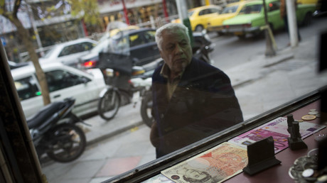 Noch vor neuen US-Sanktionen: Rekordverfall der iranischen Währung im Stundentakt