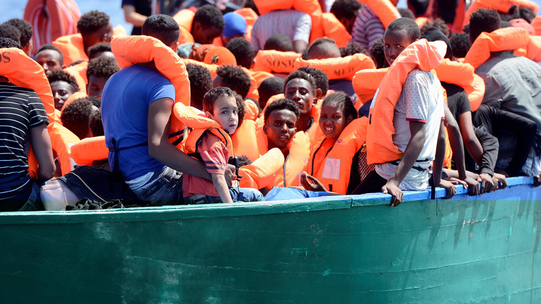 "Aquarius" rettet 141 Migranten und sucht weiter