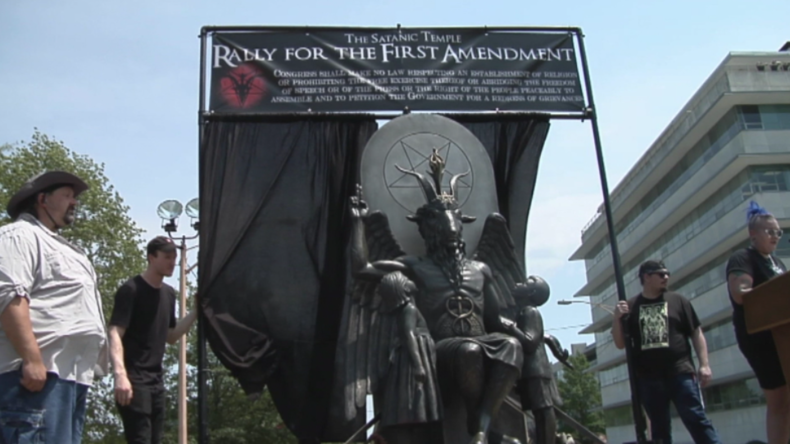 USA: Teufelsanbeter verlangen Toleranz - Christen wütend über Einzug riesiger satanischer Statue 