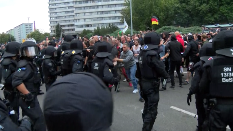 Linke und Rechte mobilisieren nach Chemnitz: Zusammenstöße, Verletzte und Festnahmen