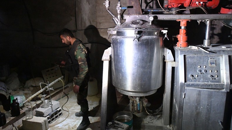 Moskau: Weißhelme begleiten Transport giftiger Chemikalien in syrische Provinz Idlib 