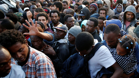 Explosive Situation: Gewalt zwingt Pro-Migranten-Organisation, Tätigkeit in Paris einzustellen