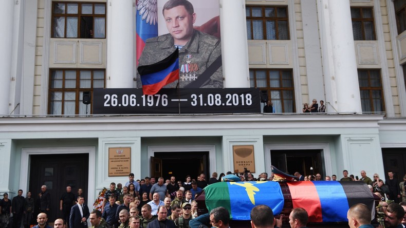 Donezk: Rund 200.000 Menschen geben Alexander Sachartschenko das letzte Geleit