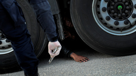 Griechische Grenzpolizei nimmt drei Schleuser fest