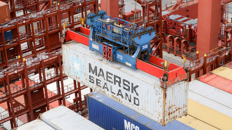 Fast zweimal schneller als durch Suezkanal: Dänisches Containerschiff durchfährt Nordostpassage