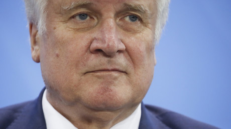 Auf in die nächste Koalitionskrise: Seehofer hält an Maaßen fest
