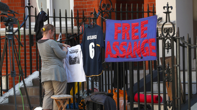 Ecuador hebt Kommunikationssperre für Assange teilweise auf