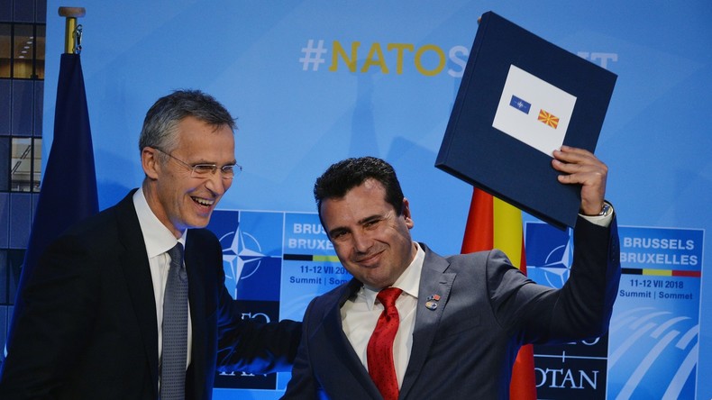 Trotz Referendumspleite: NATO-Treffen mit Mazedoniens Verteidigungsministerin