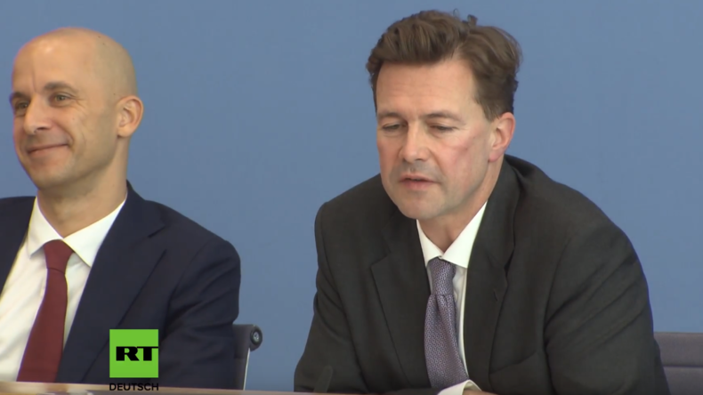 Bundespressekonferenz: Wenn Regierungssprecher Seibert nicht weiß, was seine Chefin zu LNG sagt