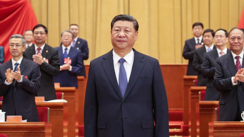 Chinesischer Präsident Xi Jinping: Bedeutung unserer Arbeiter wieder in den Mittelpunkt zu stellen