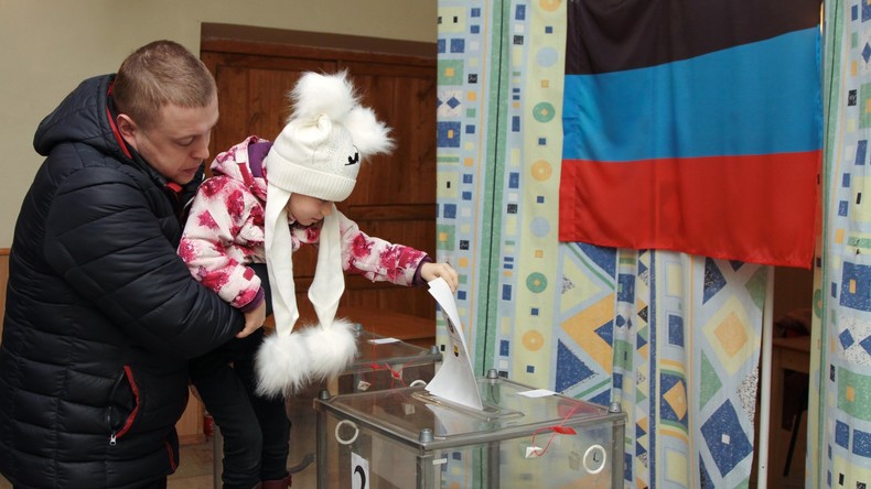 Die Wahlen im Donbass: Hohe Beteiligung trotz Drohungen und Nichtanerkennung