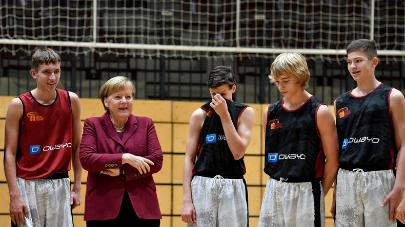 Mit leichter Verspätung: Drei Monate nach tödlicher Messerattacke besucht Kanzlerin Merkel Chemnitz
