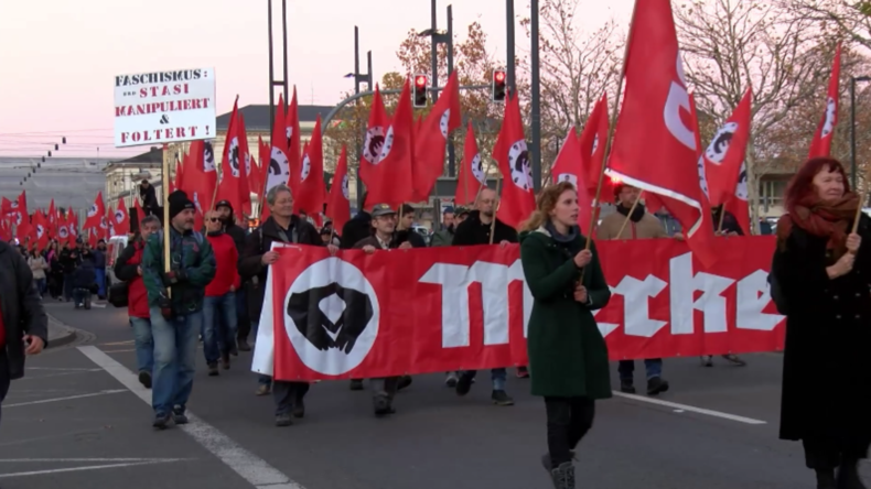 Über 1.200 Menschen nehmen an Protesten teil, während Merkel Chemnitz besucht