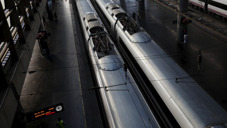 Zug bei Barcelona entgleist: Ein Toter und sechs Verletzte 