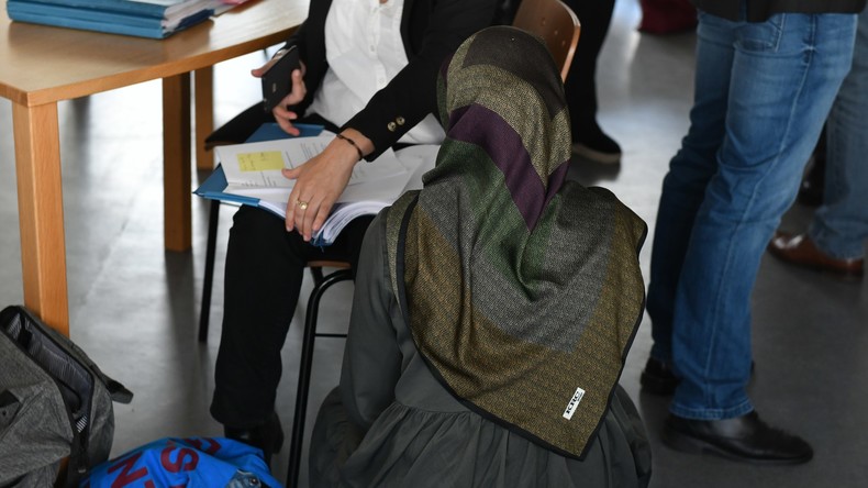 Wegen Kopftuch keine Anstellung als Lehrerin: Land Berlin soll Entschädigung zahlen