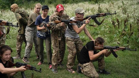 Ukrainisches Indoktrinationscamp für Kinder: "Russen sind keine menschlichen Wesen"